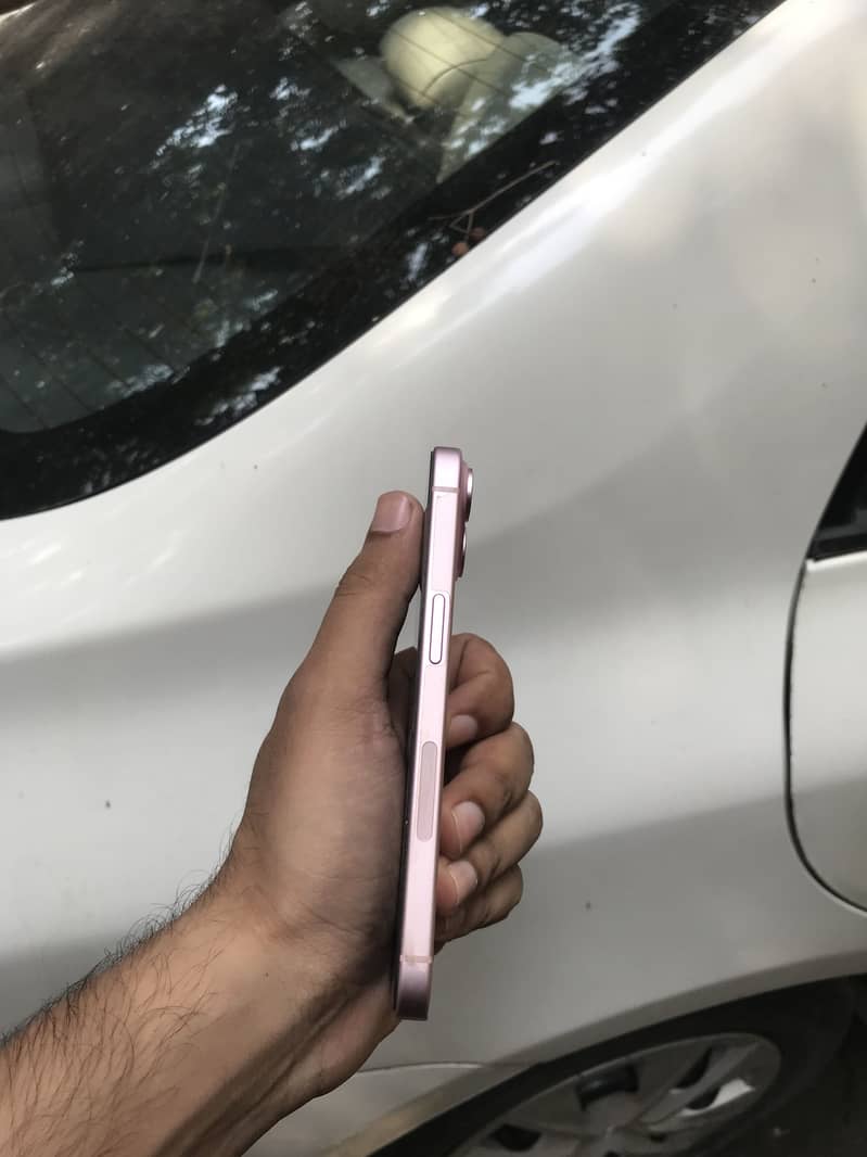 Apple iPhone 15 jv 4