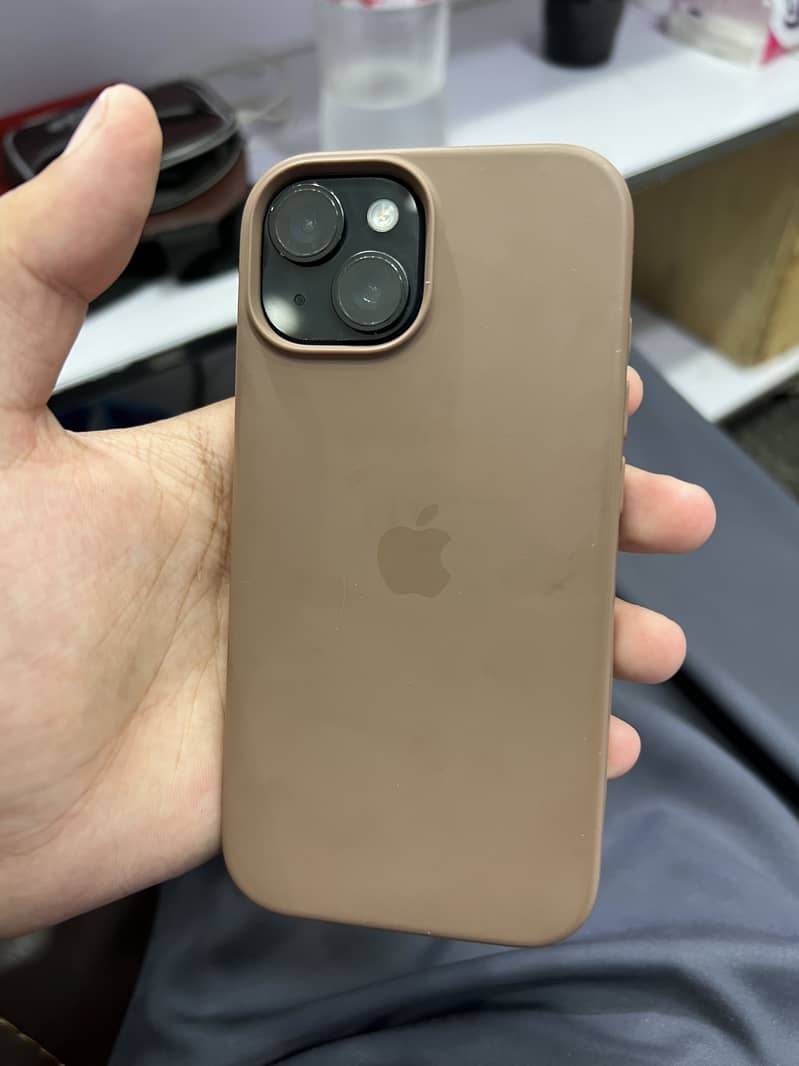 Apple iPhone 15 5