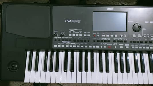 Korg PA 600 like brand new condition
