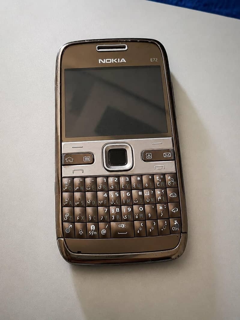 Nokia E72 1
