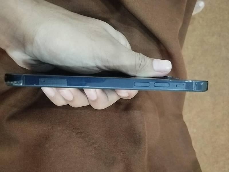 Apple iPhone 12 2