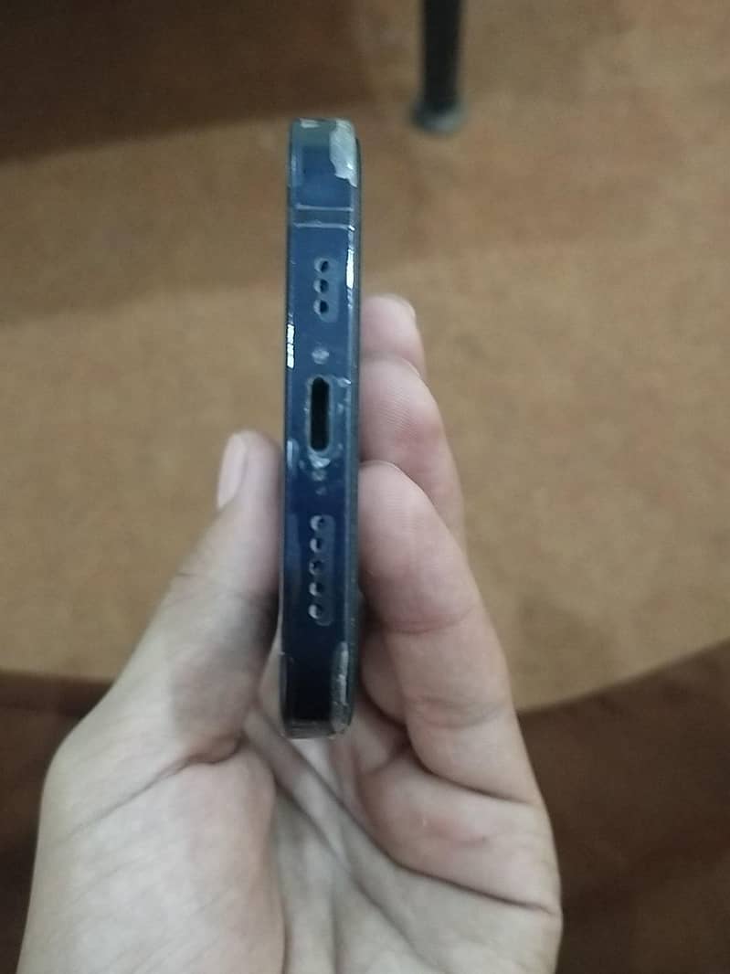 Apple iPhone 12 3