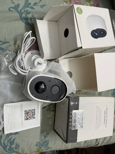 Tuya smart app WiFi security camera with battery