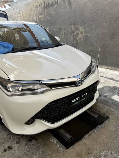 Toyota Corolla Fielder 2015