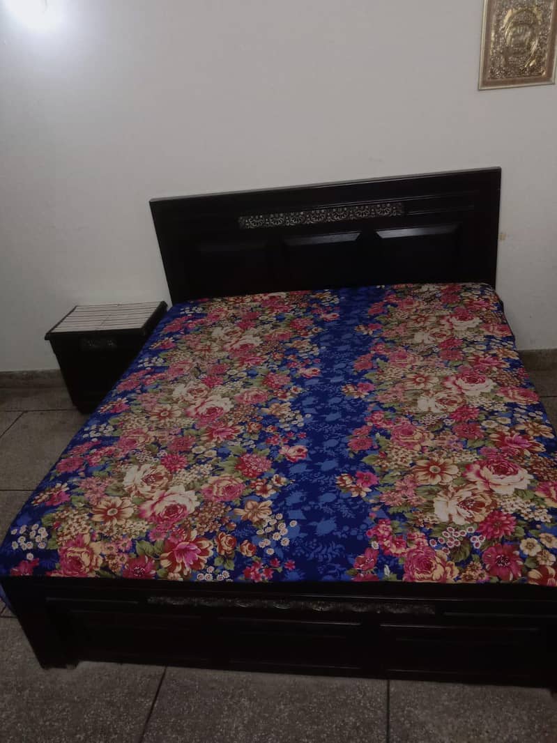 Bed Set With Side Table and Dressing Table 2