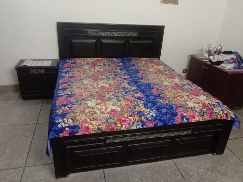 Bed Set With Side Table and Dressing Table 6