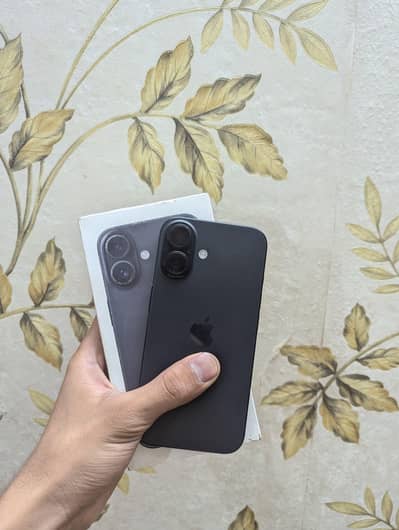 Apple iPhone 16