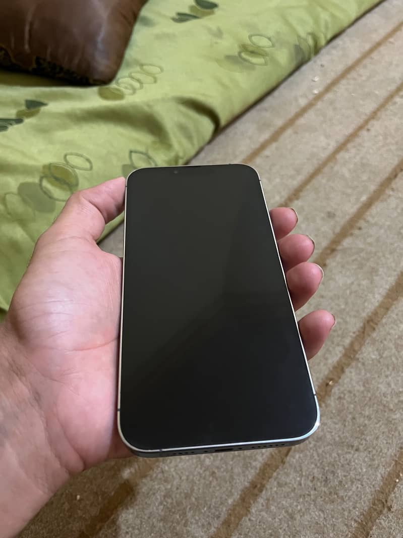 Apple iPhone 13 Pro Max 4
