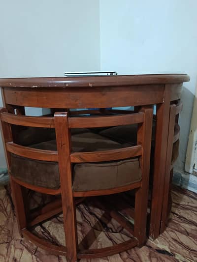 Round Dining Table with 04 Chairs
