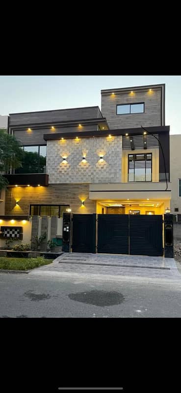 Fully Furnished 5 Marla Lower Portion Available For Rent Bahria Town Lahore