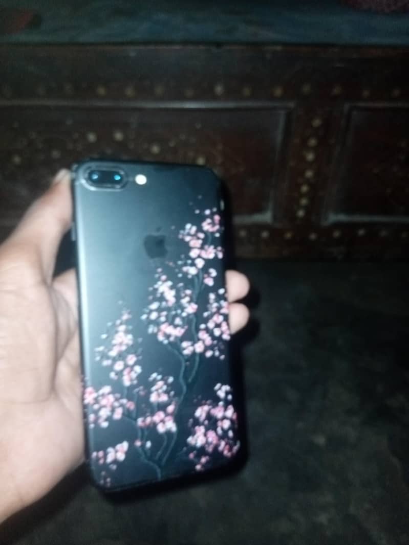 Apple iPhone 7 Plus 0