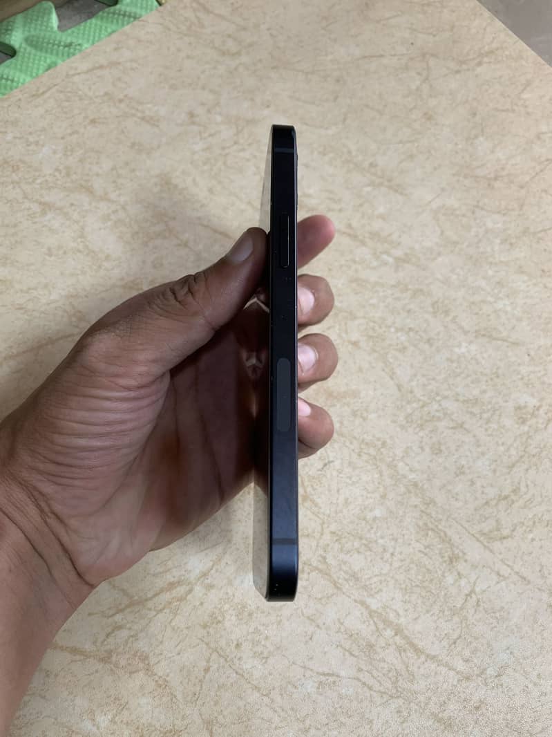 Apple iPhone 12 7