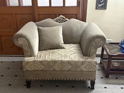 Sofa Set 3, 2, 1 for sale.