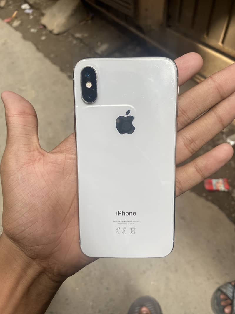 Apple iPhone X 4
