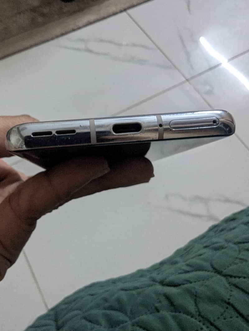 One Plus 9 Pro 5G 7
