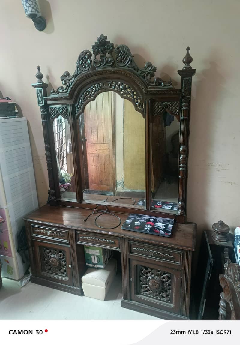 Chinyouti Bed, dressing table, side table, coffee set 1