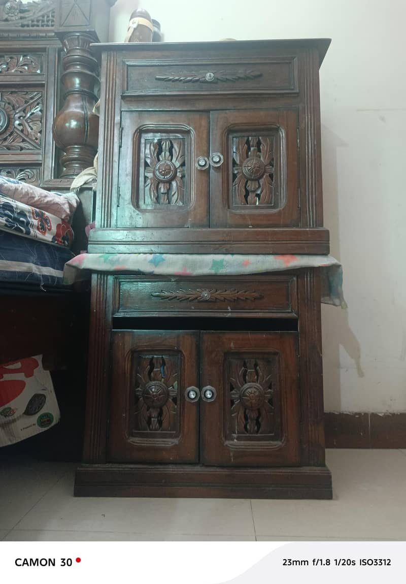 Chinyouti Bed, dressing table, side table, coffee set 3