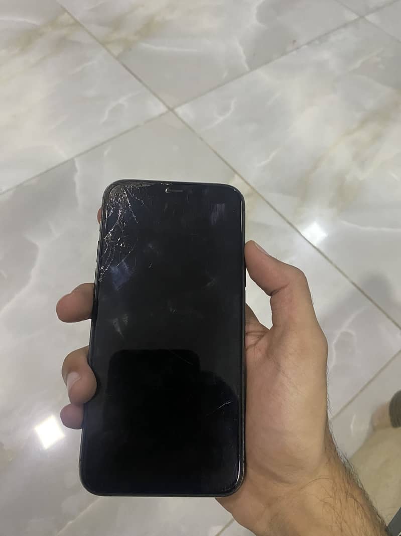 iPhone 11 Pro 1