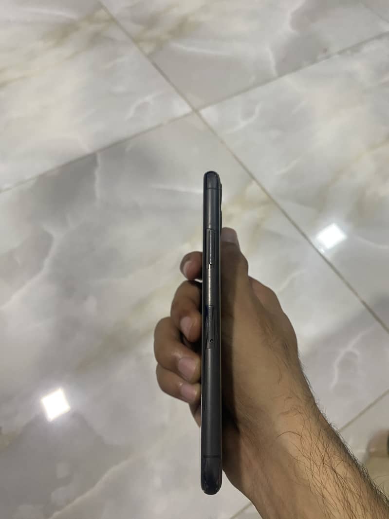 iPhone 11 Pro 6