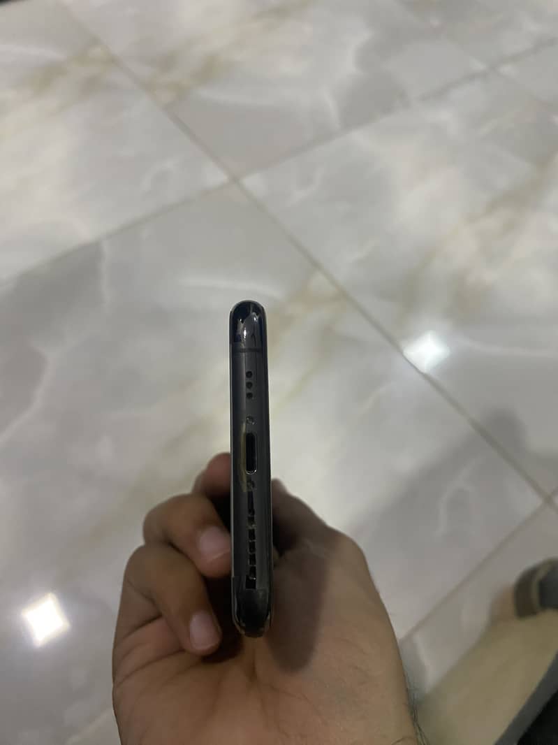 iPhone 11 Pro 7