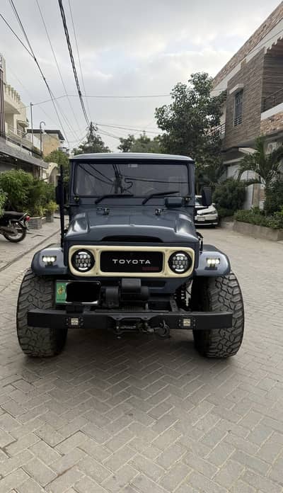 Toyota Land Cruiser 1984 Fj 40 Custom made Automatic