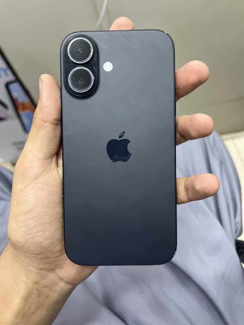 Apple iPhone 16 0