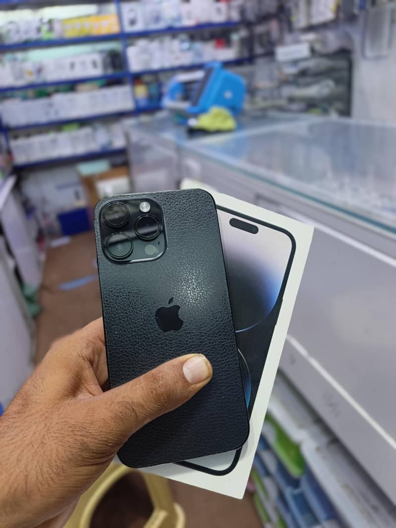 Apple iPhone 14 Pro Max 0