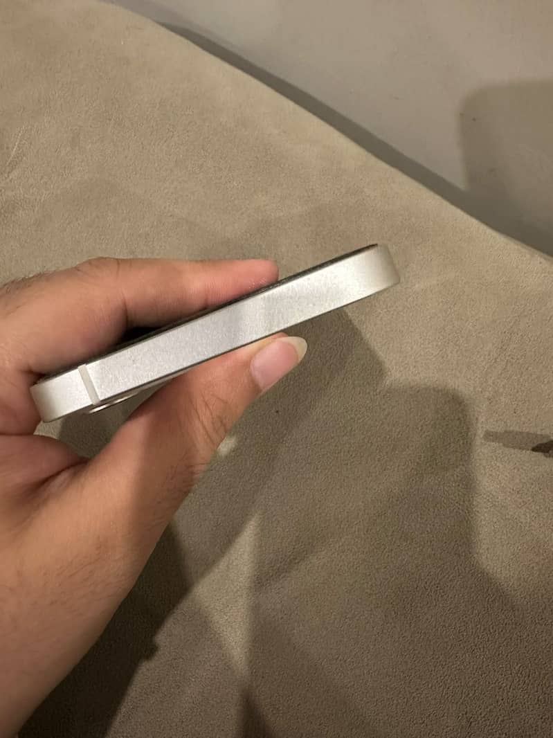 Apple iPhone 12 0