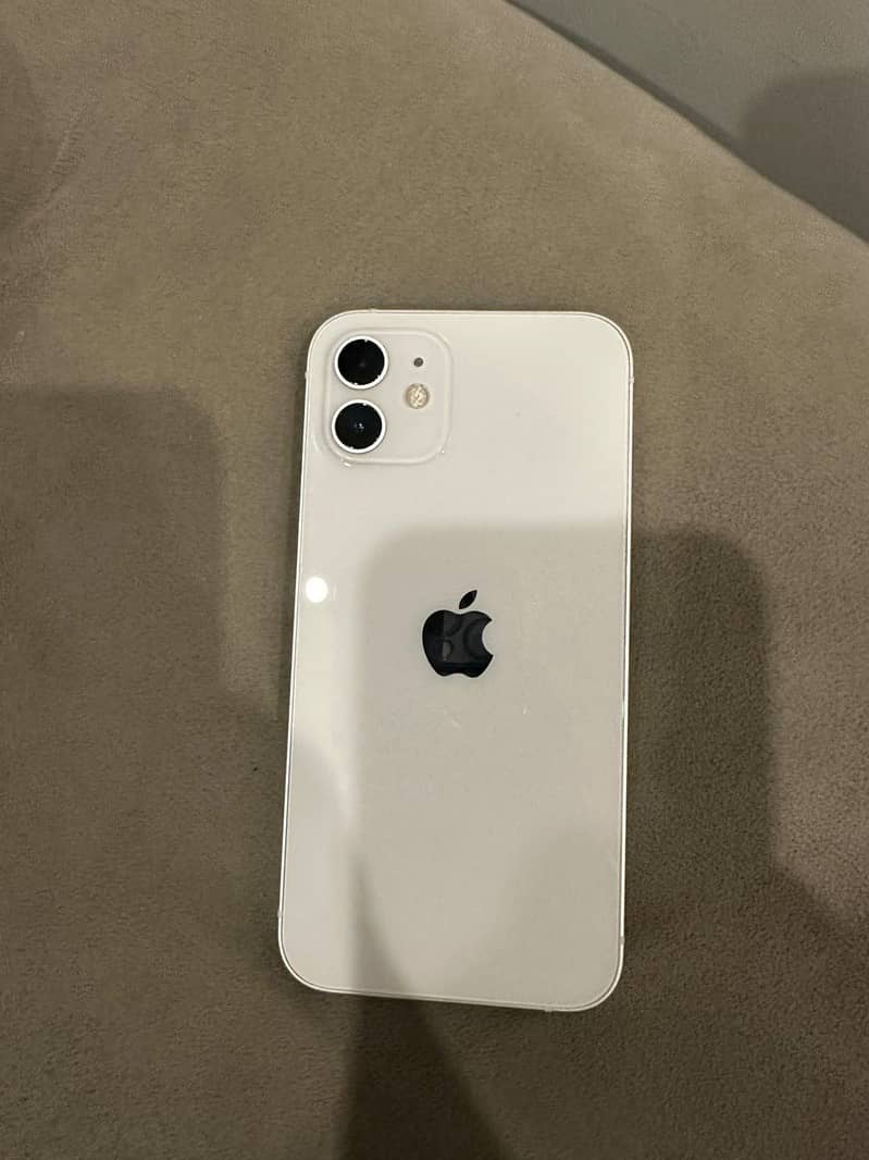 Apple iPhone 12 6