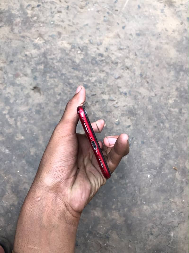 Apple iPhone 8 Plus 4