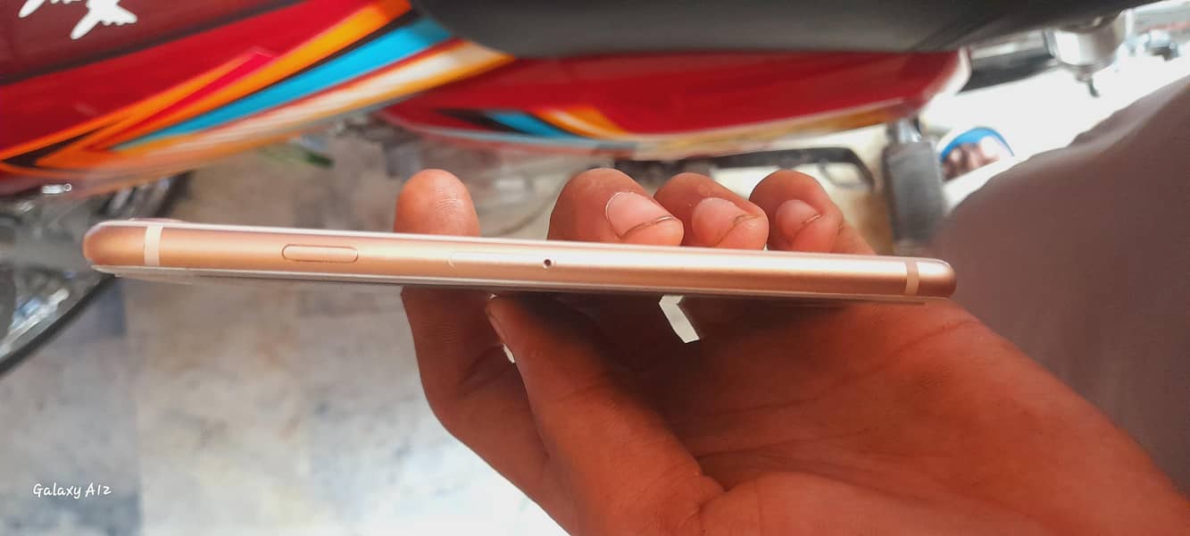 Apple iPhone 8 2