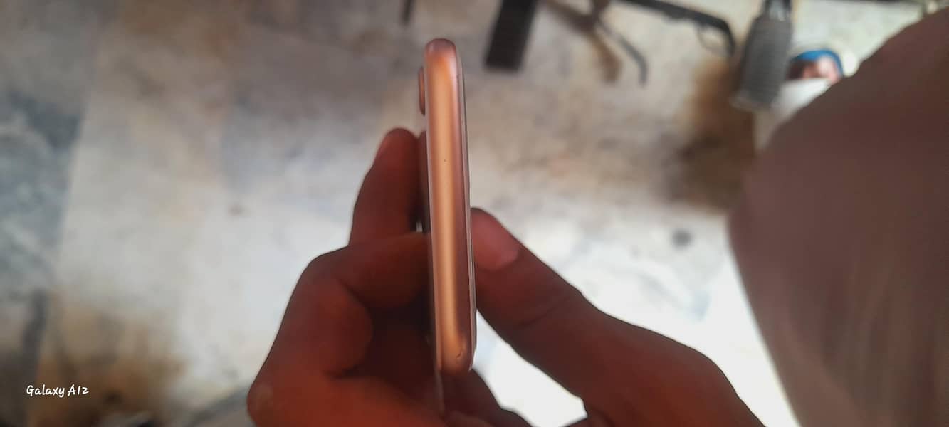 Apple iPhone 8 3