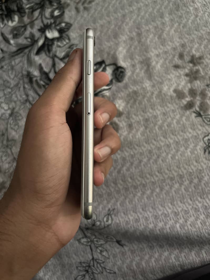 Apple iPhone 6S 1