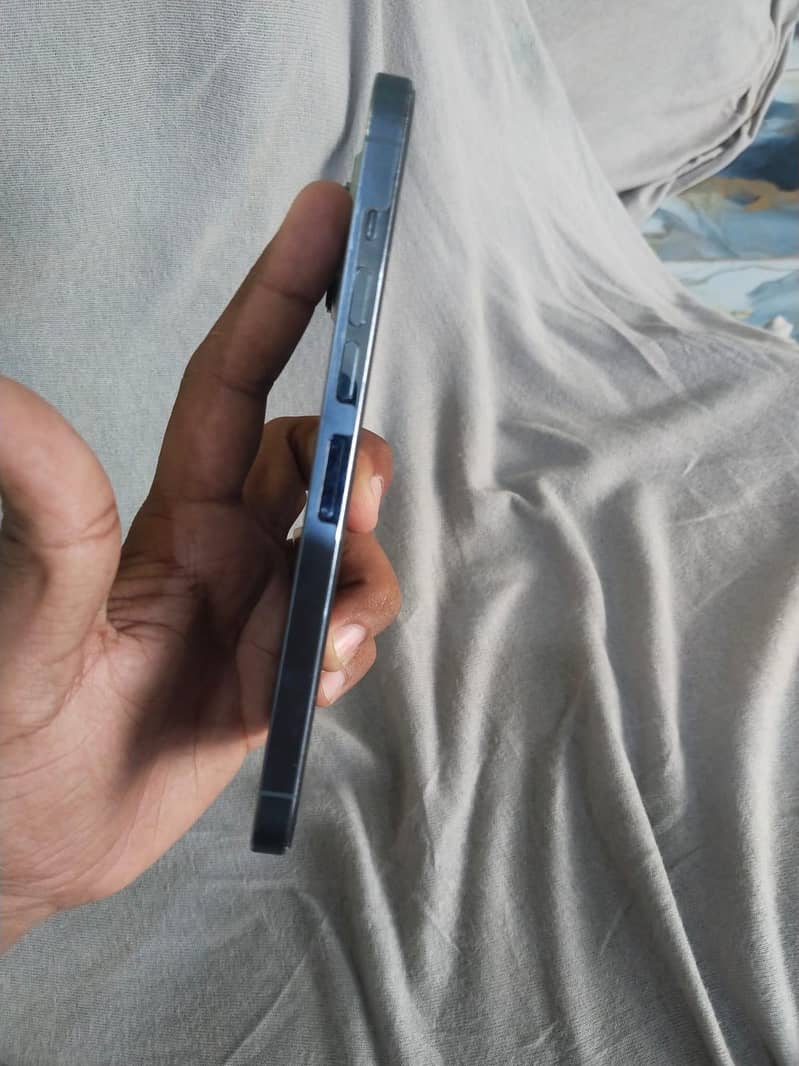 Apple iPhone 13 Pro Max 1