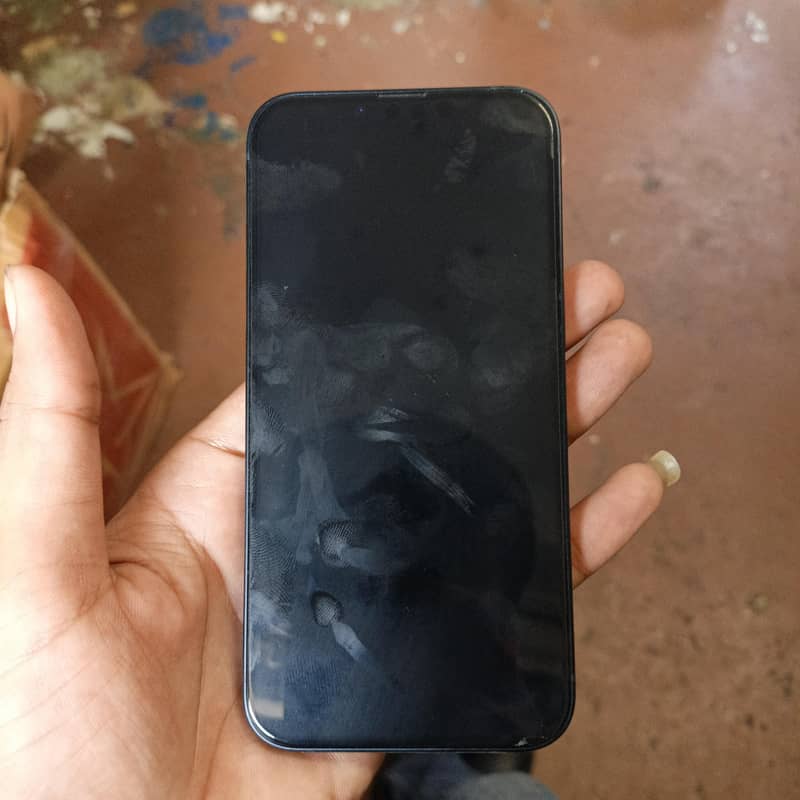 Apple iPhone 13 2