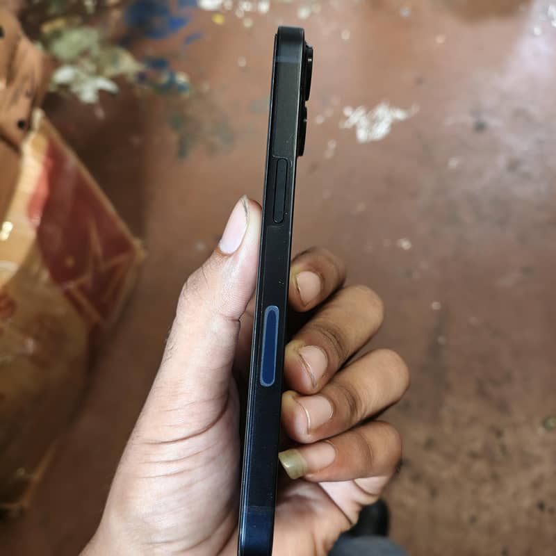 Apple iPhone 13 3