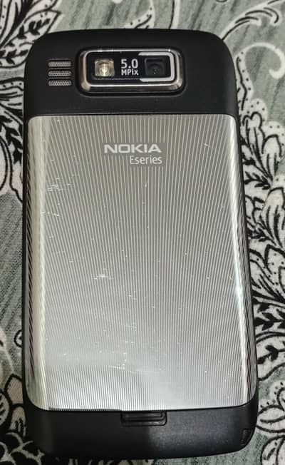 Nokia E72