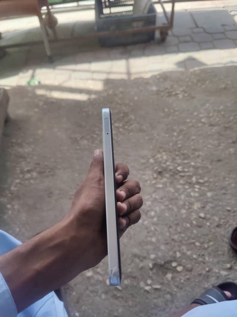OPPO A6s 1