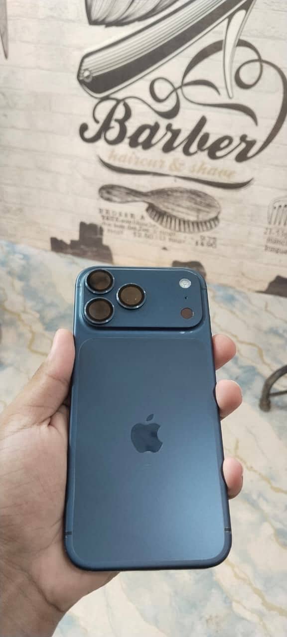Apple iPhone 17 Pro Max 0