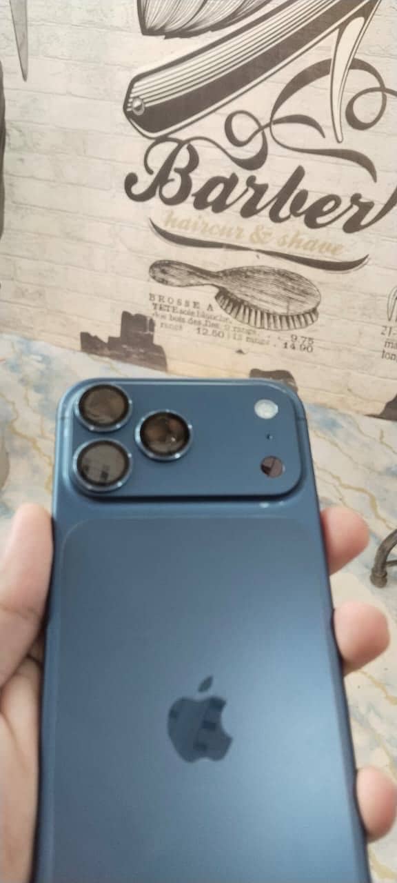 Apple iPhone 17 Pro Max 1