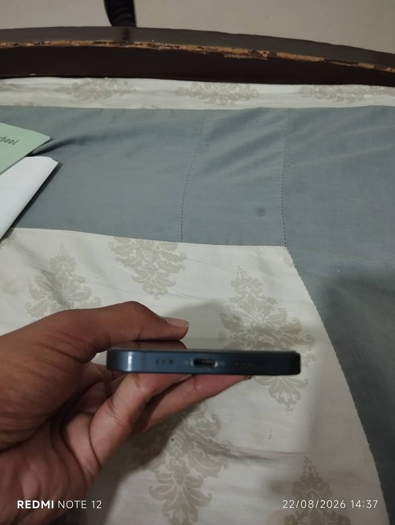 Apple iPhone 13 4