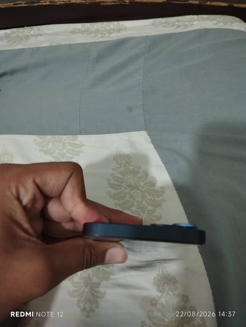 Apple iPhone 13 5