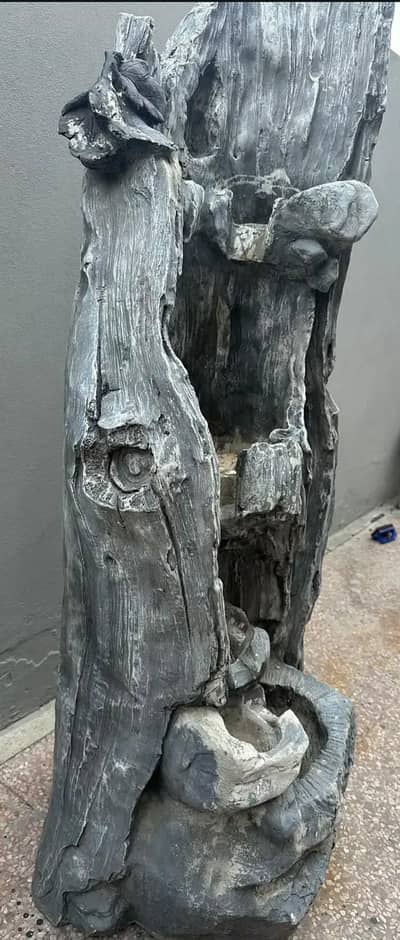 water fountain fibre tree perfectly working