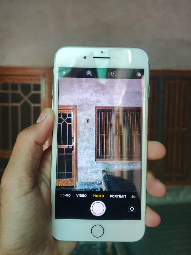 Apple iPhone 8 Plus 3