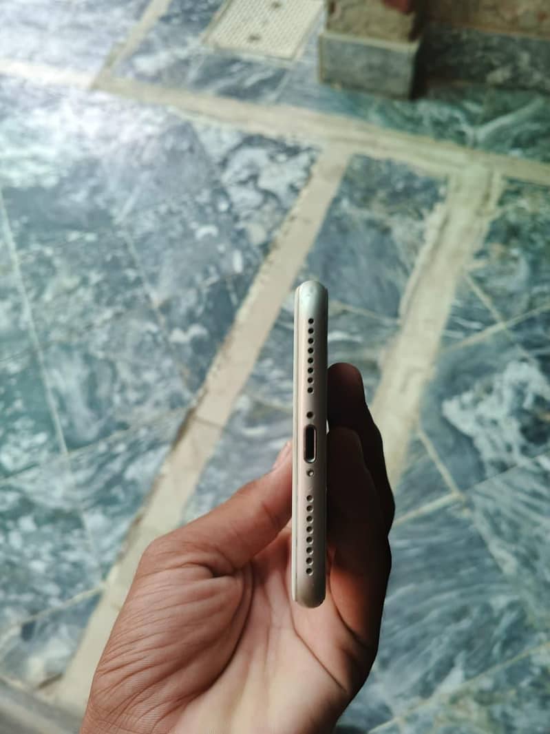 Apple iPhone 8 Plus 7
