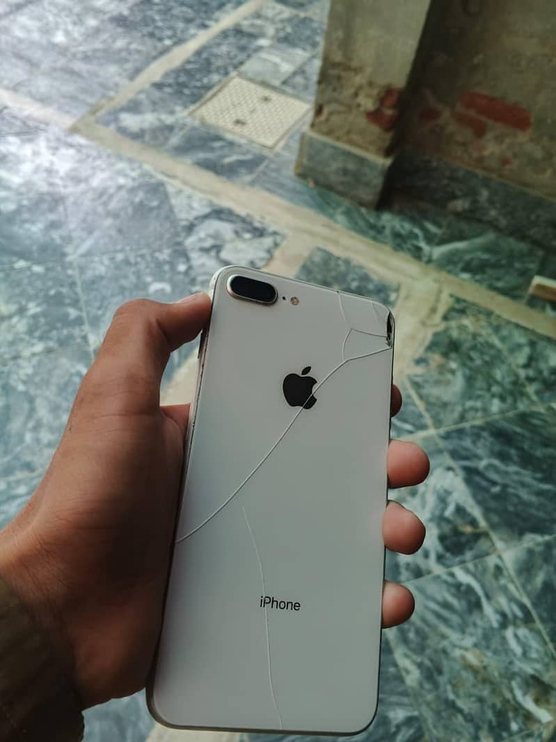 Apple iPhone 8 Plus 8