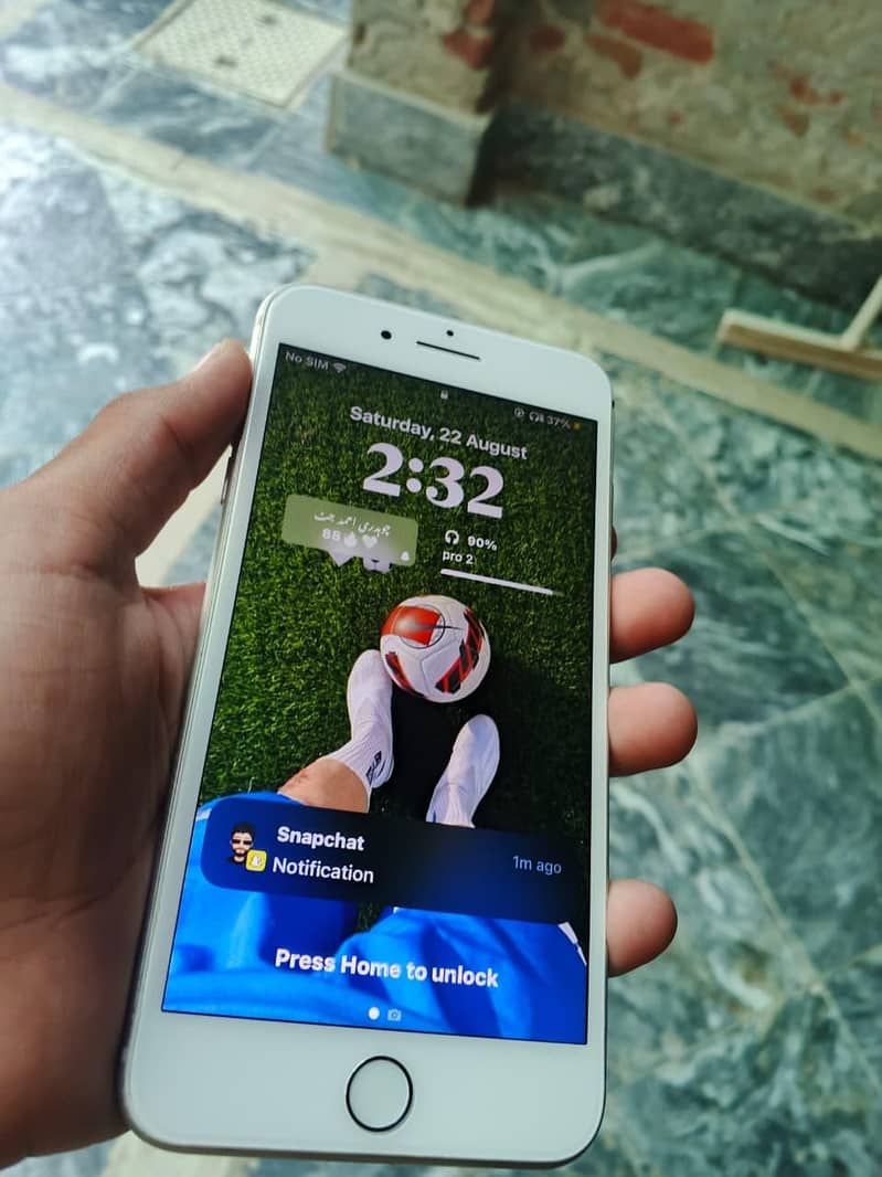 Apple iPhone 8 Plus 9