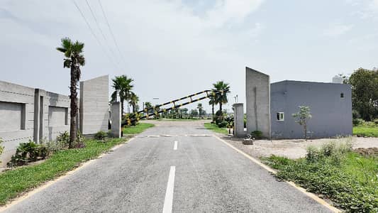 3 Kanal Idol Location Plot For Sale On Barki Road Near To BRB Canal For Farm House In Nazeer Farms