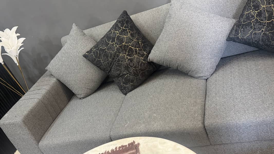 Gray sofa with kussion 4
