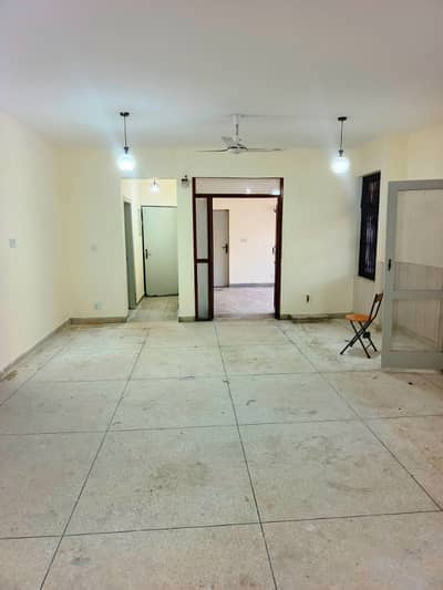 Prime Location Ground Floor Flat For Sale In Askari 5, Gulberg 3